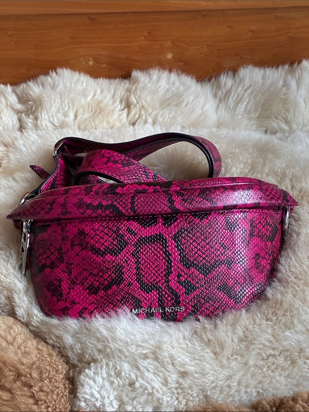 💖 Michael Kors Vibrant Pink Snake Print Crossbody Belt Bag EUC